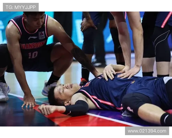 客场作战不放松 湖北男篮全力冲击胜利 兄弟们一同奋勇向前